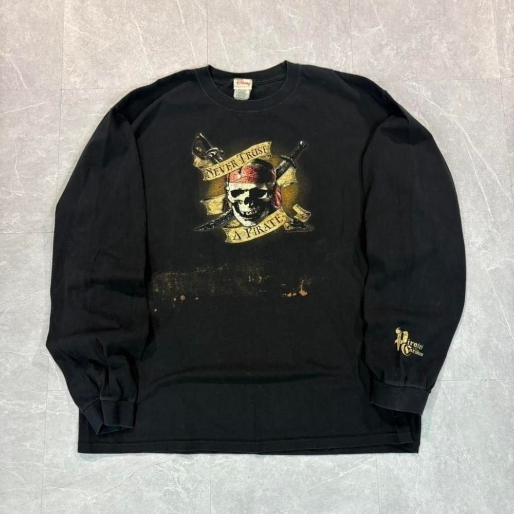 2000's Disney Pirates of the Caribbean black long sleeve shirt Size XL